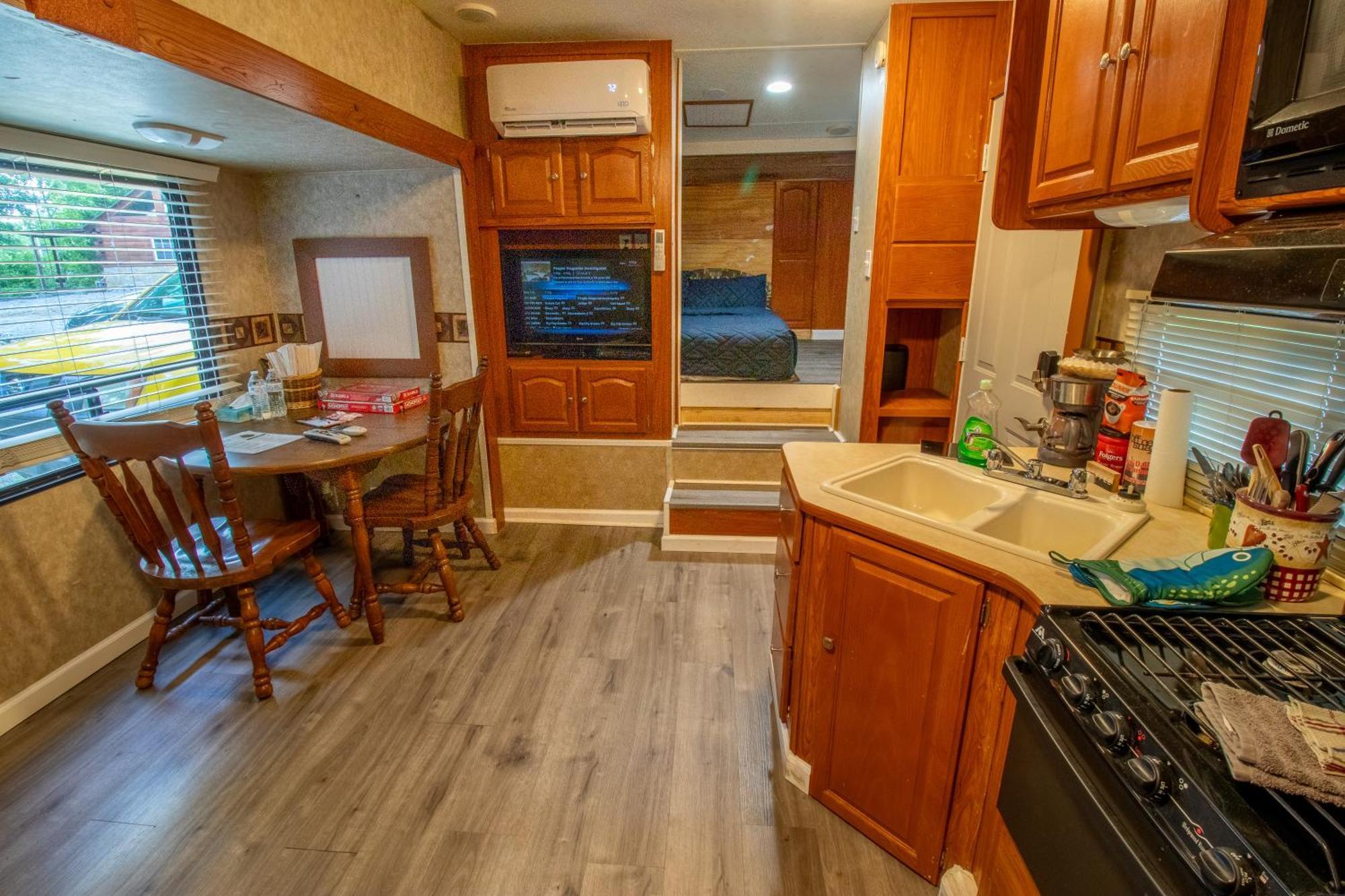 Kozy Haven Log Cabin Rentals Columbia ภายนอก รูปภาพ